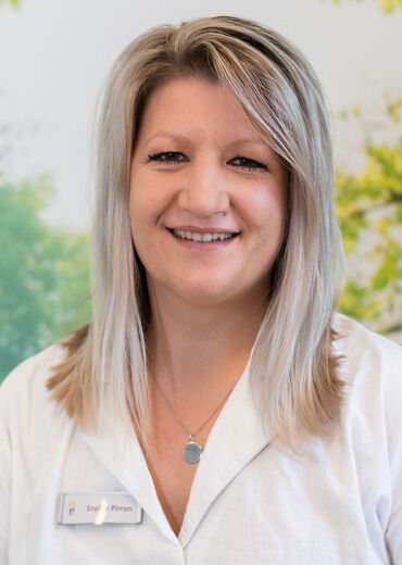 Sophie Pirron – Leitung Rezeption & Praxismanagerin